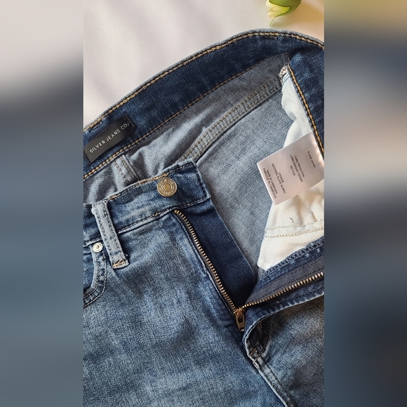 Silver Jeans - Calley Super High Rise Curvy  Skinny Crop size 27 - Picture 9 of 11